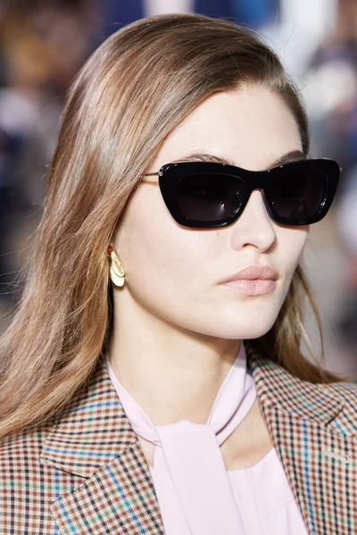 Look 32